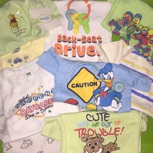 COPY - 😀 5/$25 9 onesies! 5= 0-3 months & 4=3-6